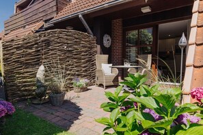 Unclassified image, 4 of 22, button