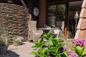 Unclassified image, 5 of 22, button