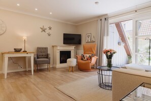 Unclassified image, 3 of 22, button