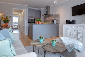 Unclassified image, 2 of 26, button