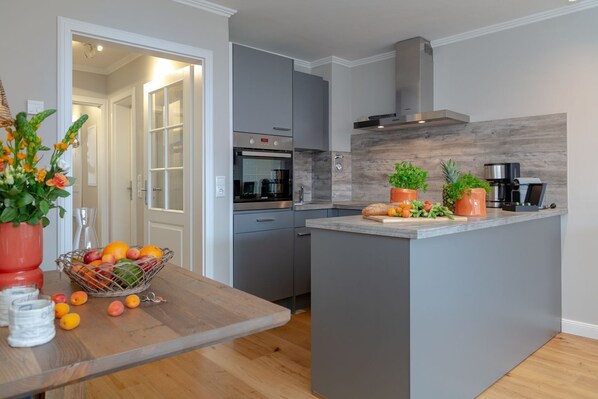 Unclassified image, 1 of 26, button