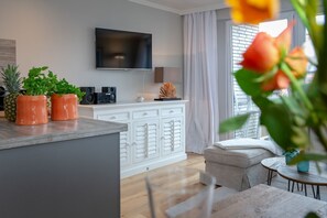 Unclassified image, 5 of 26, button