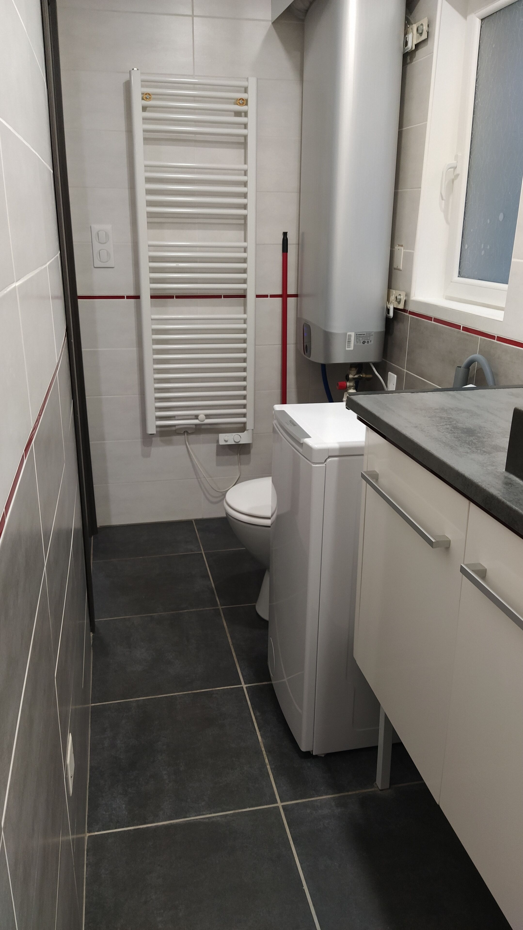 Een douche, gratis toiletartikelen, een haardroger, pantoffels