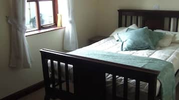 4 bedrooms, iron/ironing board, travel cot, free WiFi