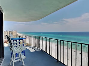 Condo (2 Bedrooms) | Front of property
