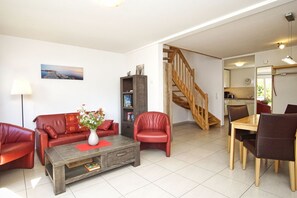 Unclassified image, 4 of 29, button