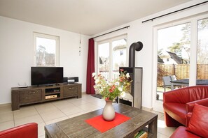 Unclassified image, 2 of 29, button