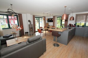 Imagen sin descripción, 2 de 32, botón