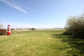 Unclassified image, 3 of 19, button