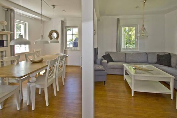 Unclassified image, 1 of 20, button