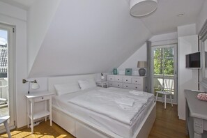 Unclassified image, 3 of 20, button