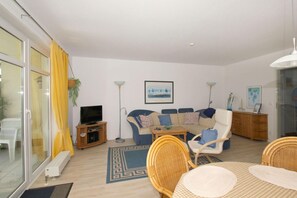 Unclassified image, 3 of 20, button