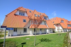 Exterior - Apartment near the harbor with balcony and sea view - Hafenhäuser Wiek 07 - (Wiek)