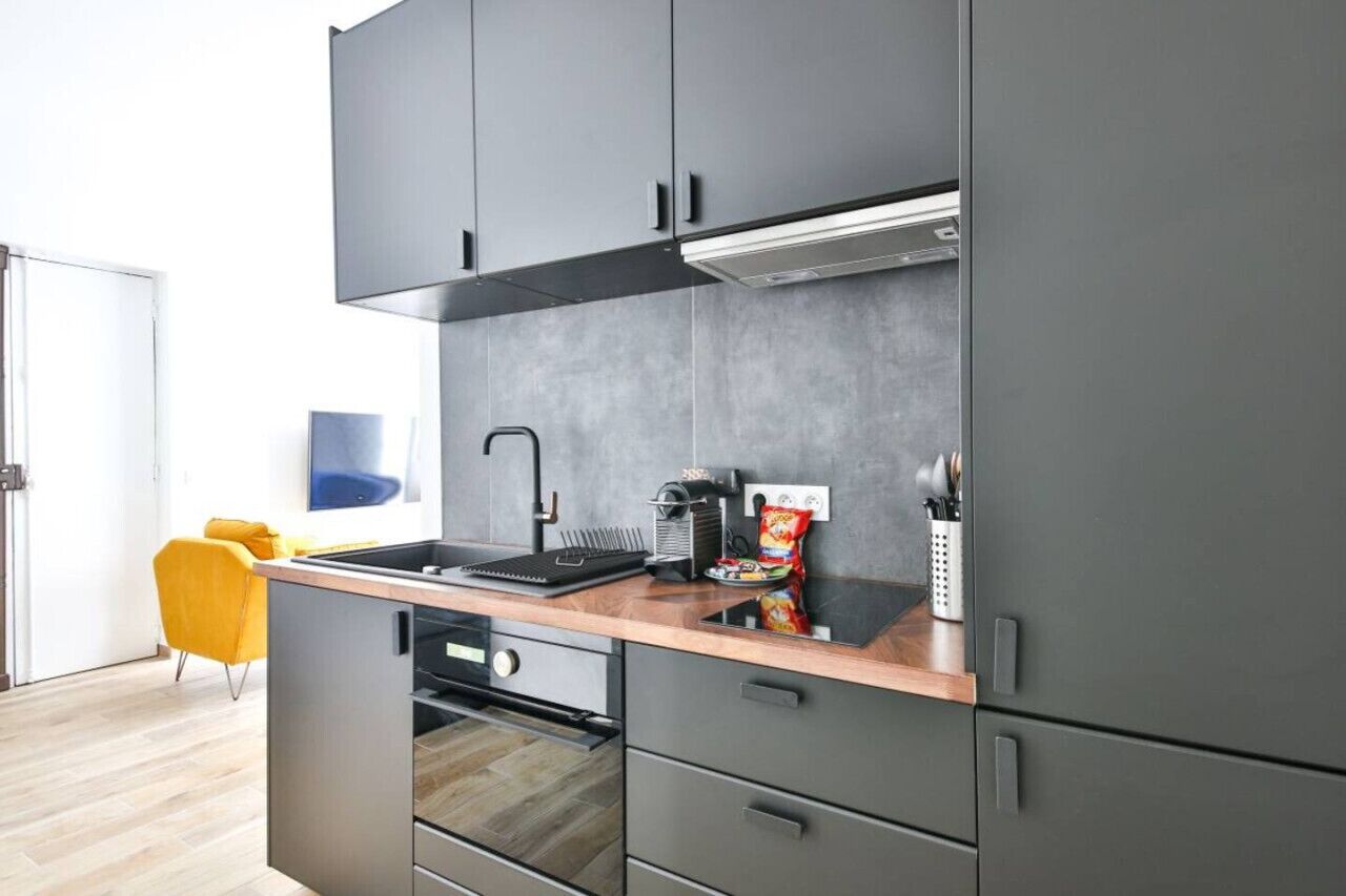 Frigorifero, macchina per tè/caffè, pentole/stoviglie/utensili