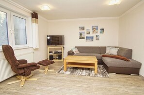 Fernseher, DVD-Player, Stereoanlage