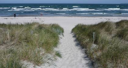 Modern apartment no. 3 with balcony, sauna in the house, garden - Ferienwohnungen am Wald -