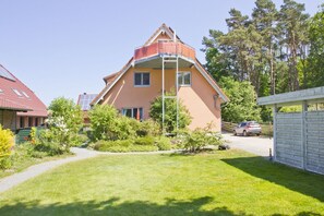 Exterior - Modern apartment no. 4 with balcony, sauna in the house, garden - Ferienwohnungen am Wald - (Glowe)