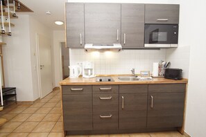 Fridge, microwave, stovetop, dishwasher - Close to the famous cape, beautiful sandy beach - Ferienresidenz Kap Arkona FeWo 06 - (Putgarten)