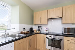 Cottage Cao cấp, phòng tắm riêng | Bếp chung