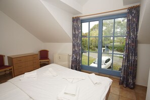 Unclassified image, 5 of 28, button