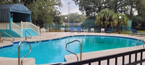 Utomhuspool