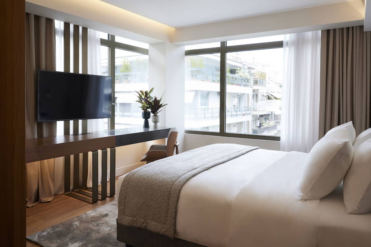 teight executive room | city view