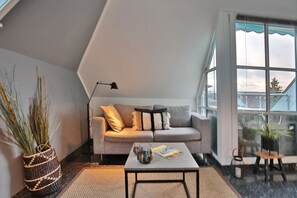 Fernseher, DVD-Player, Stereoanlage