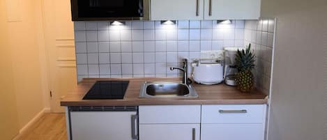 Refrigerador, microondas, parrilla de estufa y lavavajillas