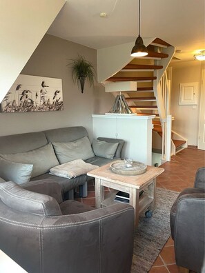 TV, DVD-spiller og stereoanlegg