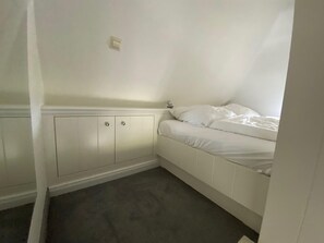 Unclassified image, 4 of 8, button - Söl'ring Hüs SO/19 - Söl'ring Hüs (Sylt)