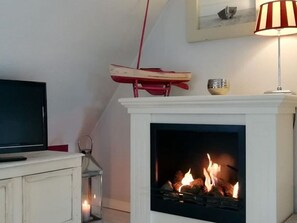 Unclassified image, 4 of 11, button