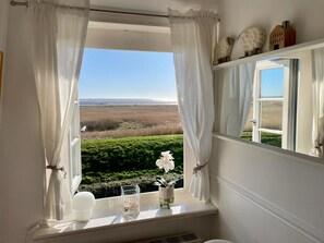 Unclassified image, 5 of 24, button