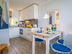 Kühlschrank, Ofen, Herdplatte, Geschirrspüler