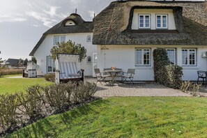 Unclassified image, 4 of 13, button