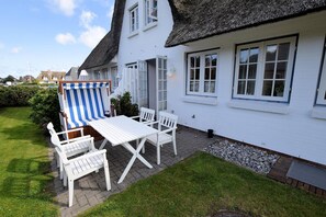 Unclassified image, 3 of 10, button - Söl'ring Hüs app. SO/15 - Söl'ring Hüs (Sylt)