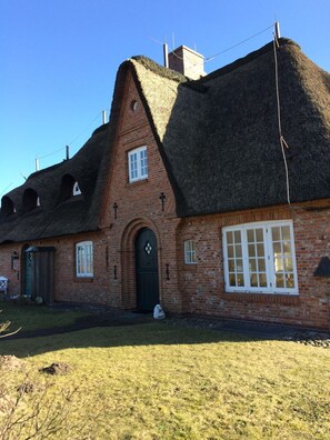 Unclassified image, 2 of 25, button - Hellas Hüs - Hellas Hüs ST/48 (Sylt)