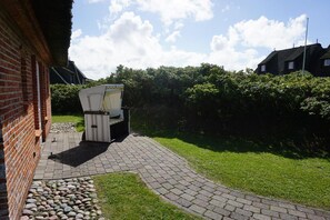 Unclassified image, 5 of 25, button