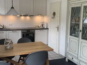 Unclassified image, 3 of 13, button - House Wattblick App. 04 - Wattblick (Sylt)