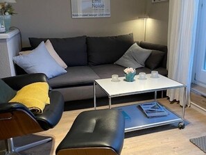 Een televisie en een dvd-speler