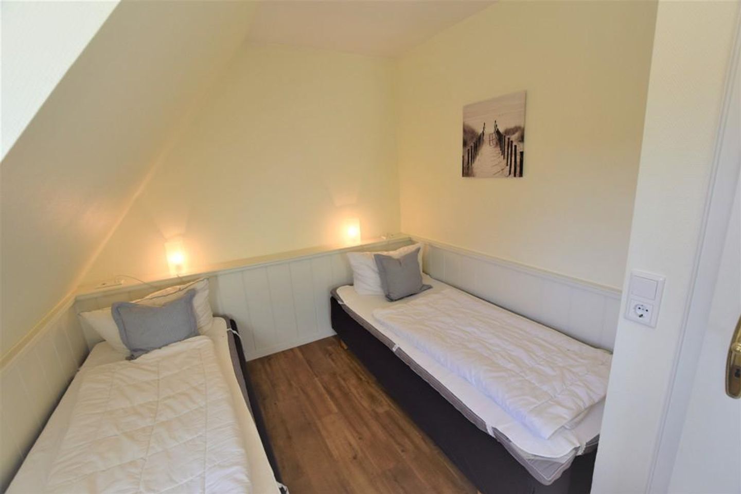 2 bedrooms, iron/ironing board, WiFi