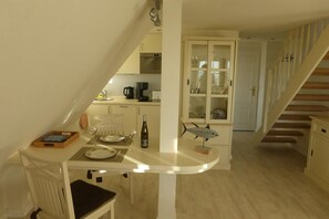 冷蔵庫、電子レンジ、コンロ、食器洗い機