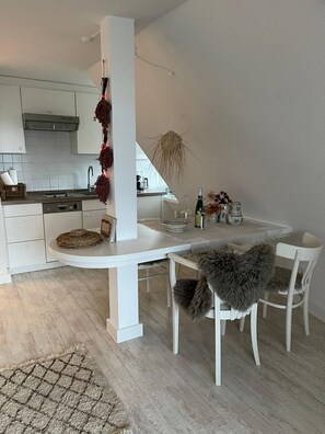 Kühlschrank, Herdplatte, Geschirrspüler