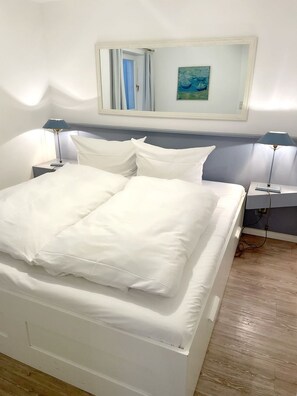 Unclassified image, 2 of 9, button