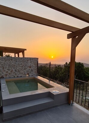 Outdoor pool - La Rosa Gialla With Private Pool Jacuzzi Villa Rosa (ΚΩΣ)