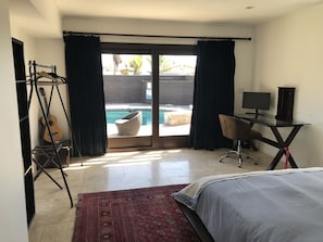 4 bedrooms, desk, free WiFi, bed sheets