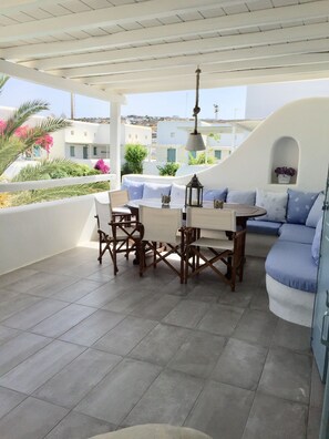 Outdoor dining - ANTHOS HOUSE ORNOS BEACH (Ornos)