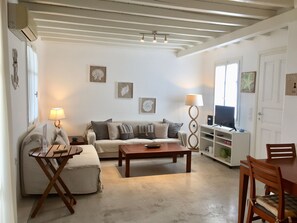 Smart TV, DVD player, books, stereo - ANTHOS HOUSE ORNOS BEACH (Ornos)