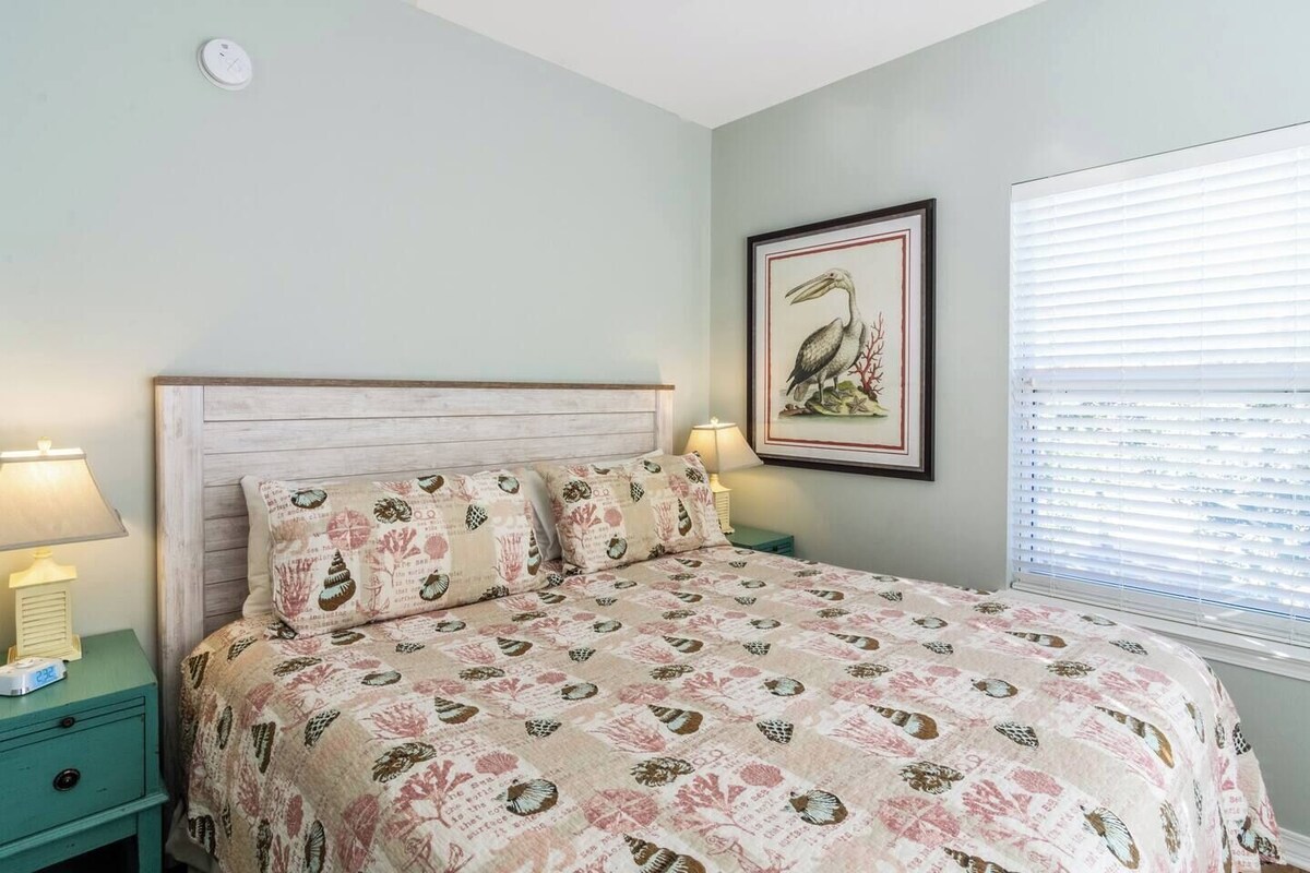 Photo 10 of Renovated, Private POOL, Pet-Friendly, Near Beach