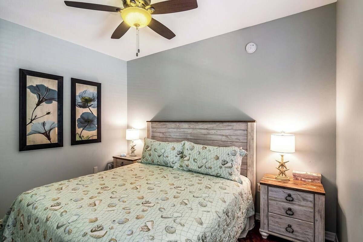 Photo 9 of Renovated, Private POOL, Pet-Friendly, Near Beach
