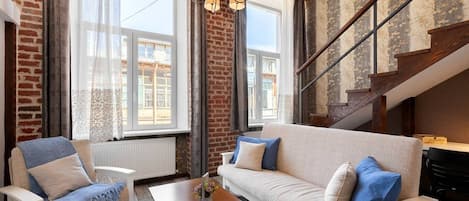Luxury-Studio, Küche, Blick auf den Innenhof